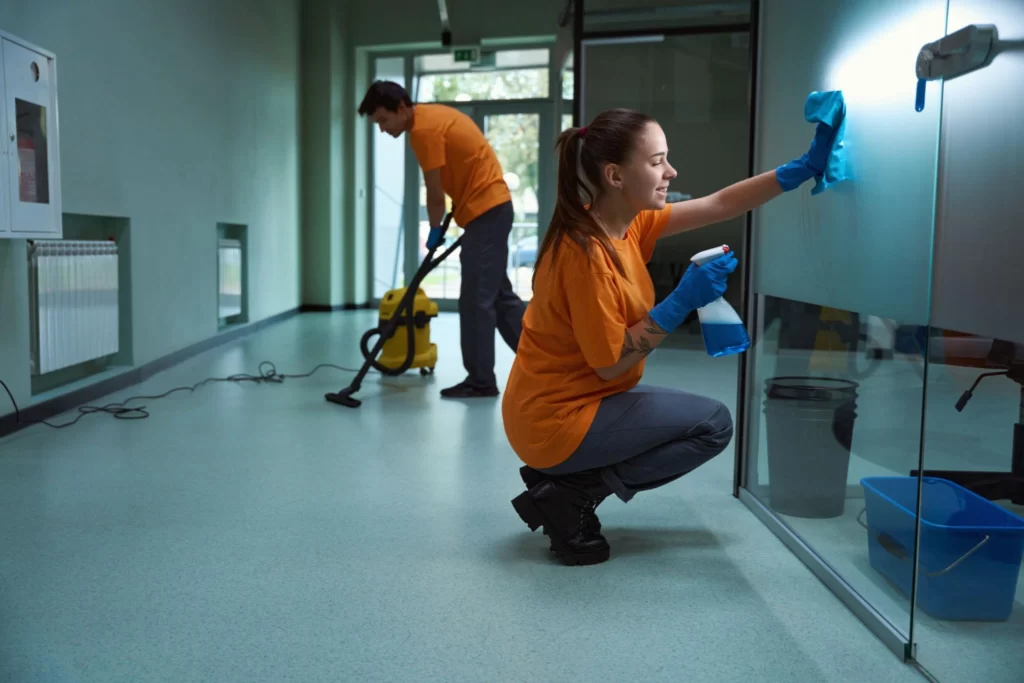Vacate Cleaning: Hiring A Local Brisbane Company Vs. A National Chain — Pros & Cons Vacate cleaning pros and cons Brisbane